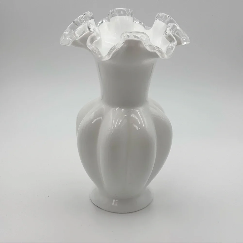 Fenton Silver Crest White Milk Glass Ruffled Top‎ Scalloped Melon Vase 8